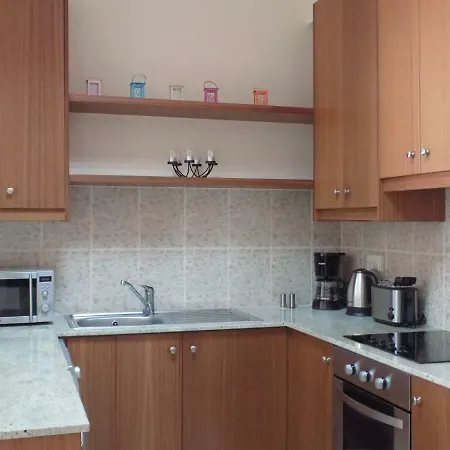 1b Seaview - Finikoudes Beach
