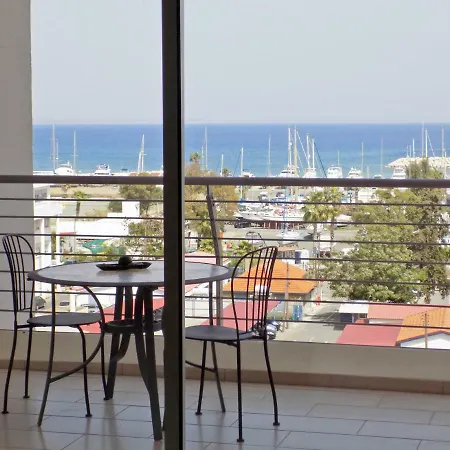 1b Seaview - Finikoudes Beach Apartmán Larnaca