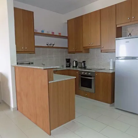 1b Seaview - Finikoudes Beach Larnaca